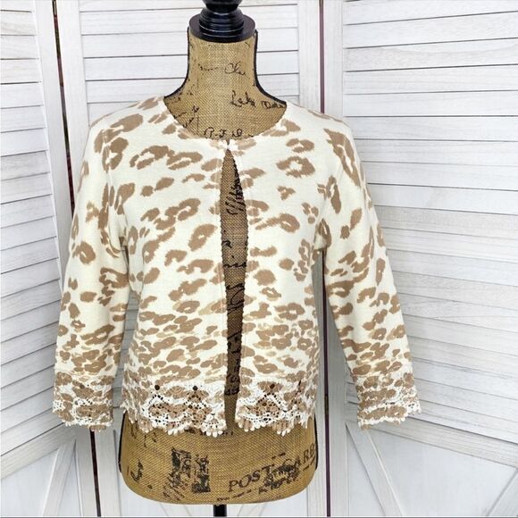Chico’s Charlee Cheetah Lace Hem Crop Cardigan Sweater Cream Tan Small - Picture 1 of 13